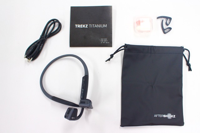 耳を塞がないワイヤレスヘッドホン『TREKZ Titanium』