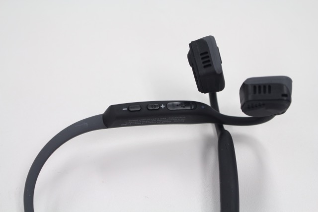 耳を塞がないワイヤレスヘッドホン『TREKZ Titanium』