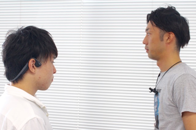 耳を塞がないワイヤレスヘッドホン『TREKZ Titanium』