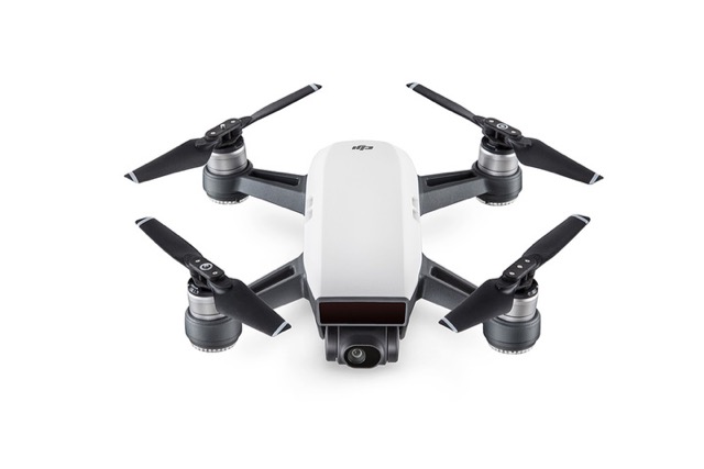 高画質カメラで本格的な空撮が楽しめるミニドローン『DJI Spark』