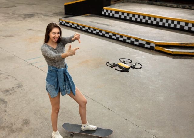 高画質カメラで本格的な空撮が楽しめるミニドローン『DJI Spark』