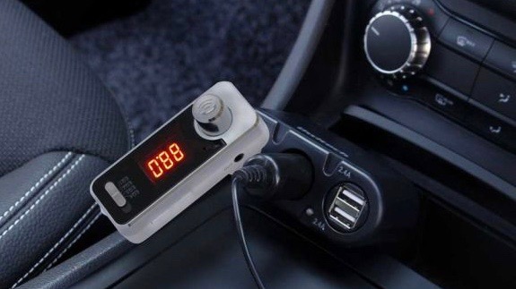 車でスマホの音楽を聴けるワイヤレスfmトランスミッター イコライザー搭載で音質変更も Appbank 車でスマホの音楽を聴けるワイヤレスfmトランスミッター イコライザー搭載で音質変更も Appbank