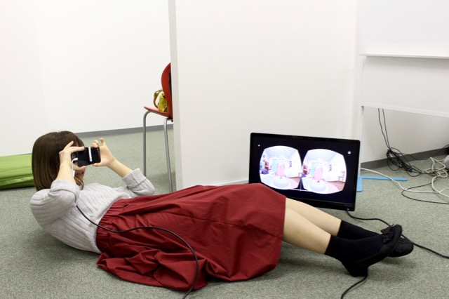 『エロマンガ先生VR』先行プレイ! 見るだけでなく「寄り添える」究極の添い寝体験がここに