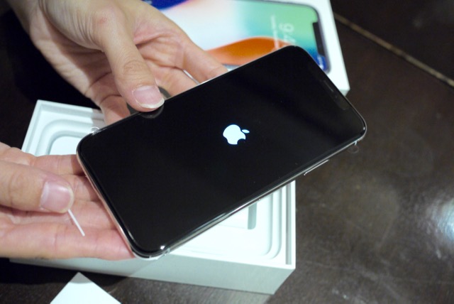 Apple直伝! iPhone Xの画面を劣化から守る方法