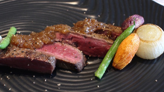おいしい秋の贅沢。新宿の隠れ家レストラン11月のコースはジューシーな赤身肉が絶品