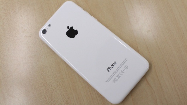 iPhone 5cを修理に出すと32GBモデルに交換、Appleが指示