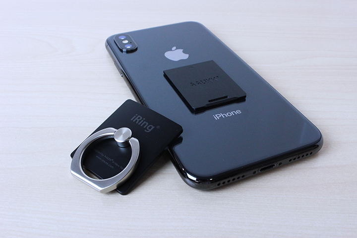 iPhone XやiPhone 8シリーズで搭載されているワイヤレス充電を可能にしています