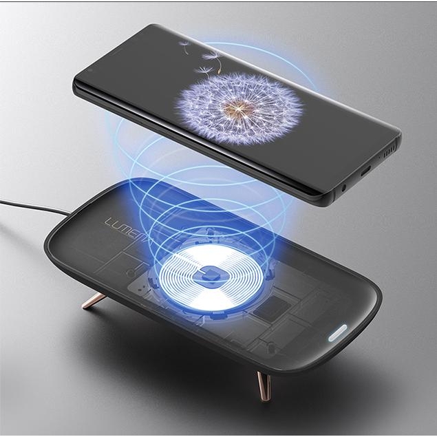 最大出力15W。iPhoneを急速充電できる！
