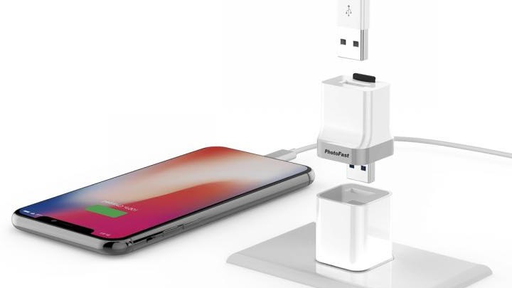 4月限定セール！iPhoneの充電とバックアップが同時にできるカードリーダーPhotoCubeが10%OFFに！