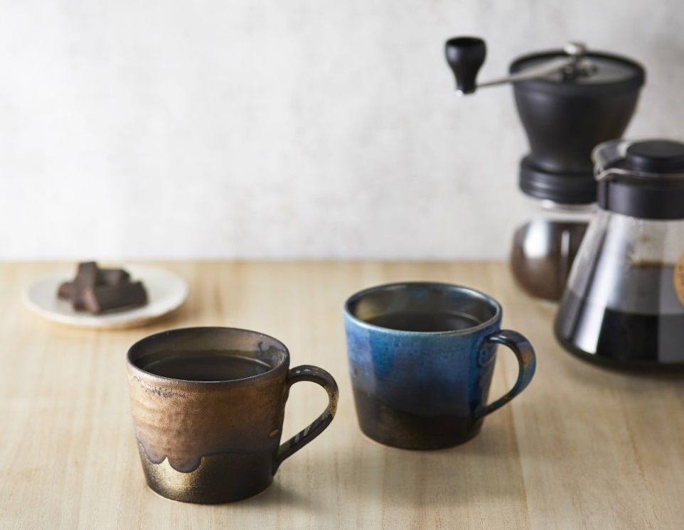 信楽焼のコーヒーマグカップがタリーズに登場! あのドラマファンは注目です!