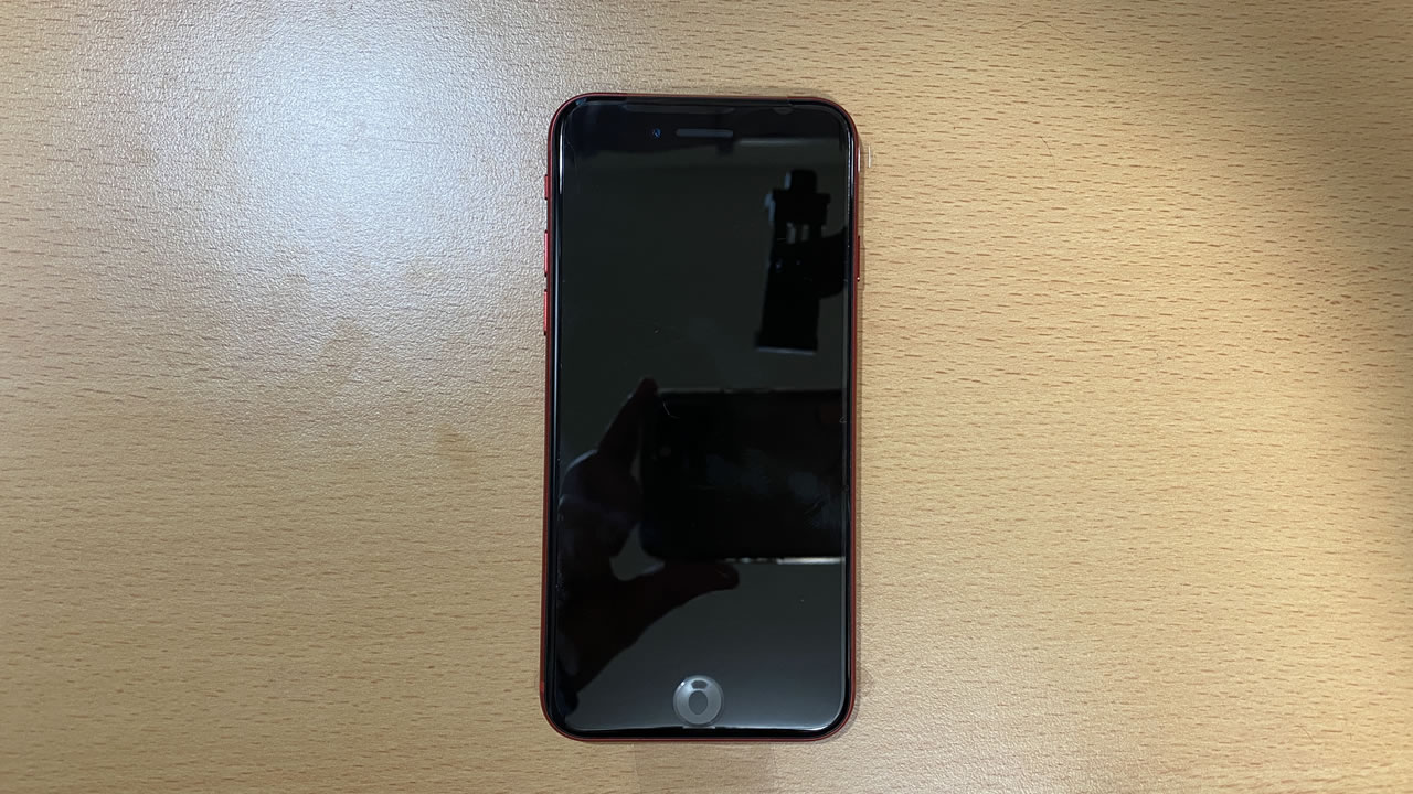 『iPhone SE（第2世代）』カラー、ホワイト・ブラック・(PRODUCT)REDを実機で比較! | AppBank