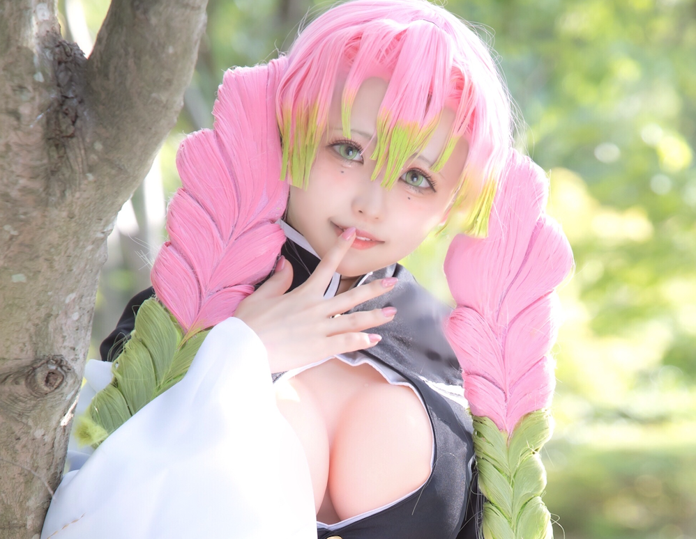 【コスプレ】毎眠かのんさんの鬼滅の刃/甘露寺蜜璃コスプレ画像まとめ！けなげだわ〜