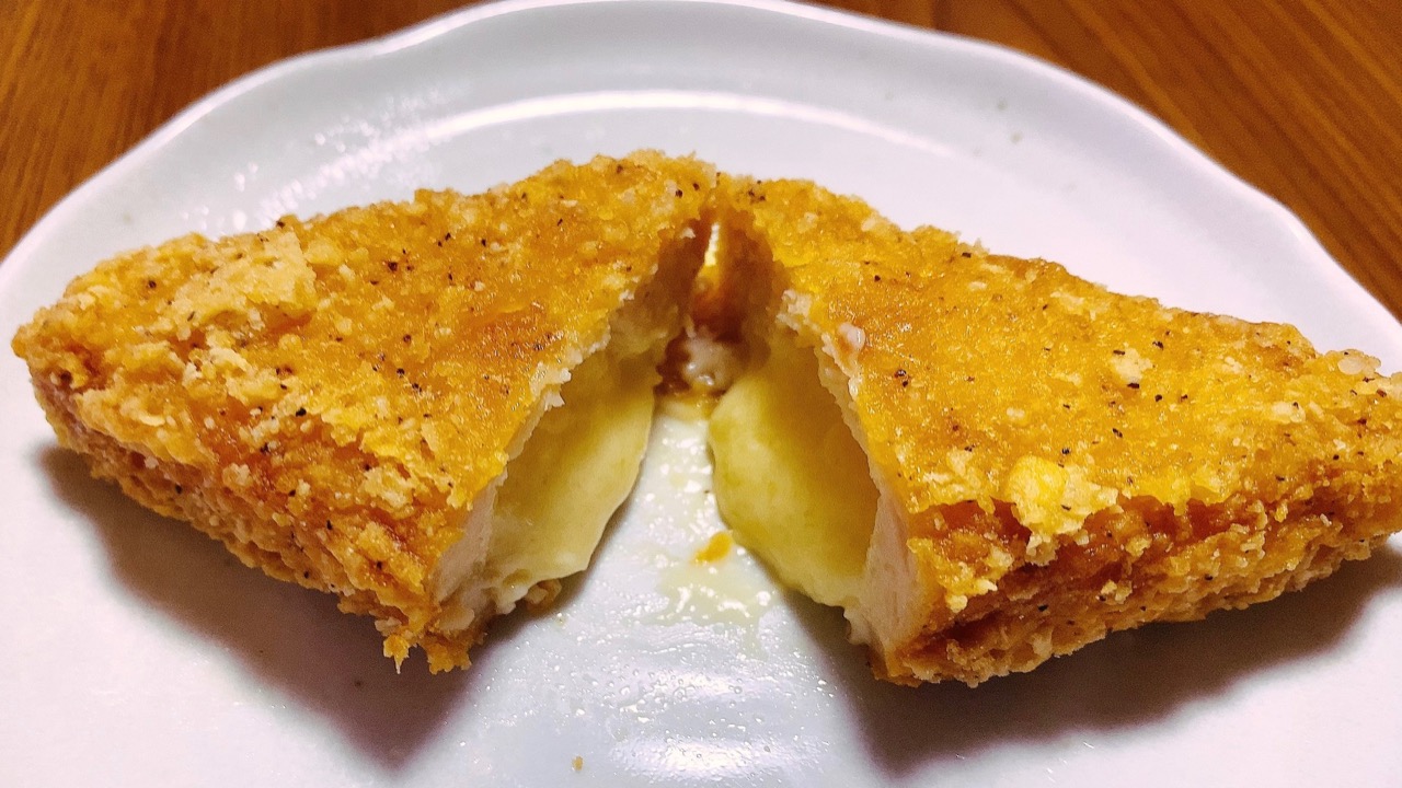 Ｌチキ界の最高傑作では? 「Ｌチキ　チ～ズ燻製風味」は感服のおいしさ♪ 【ローソン】