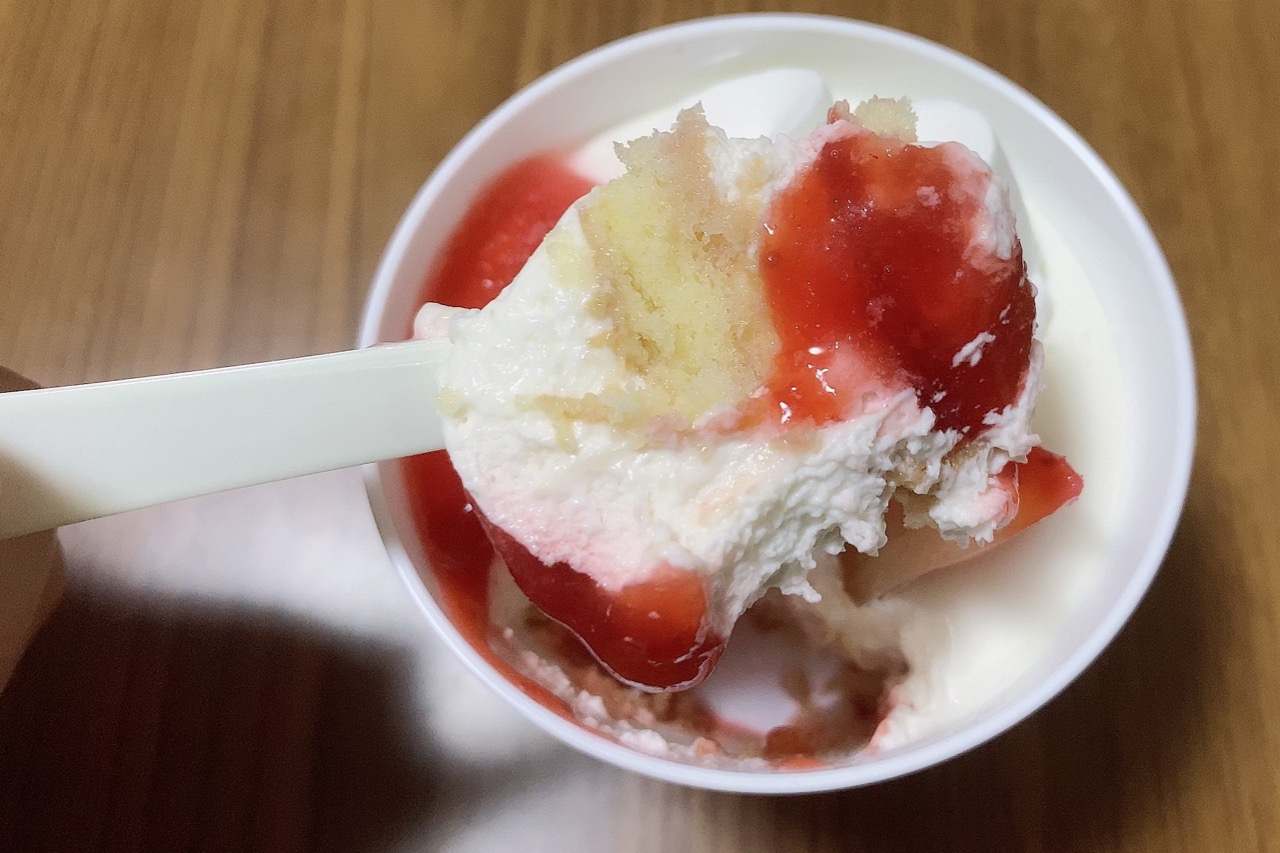 【ローソン】カップに入ったケーキCUPKEの新作「夏苺のティラミス」が甘酸っぱくて美味すぎる～!!
