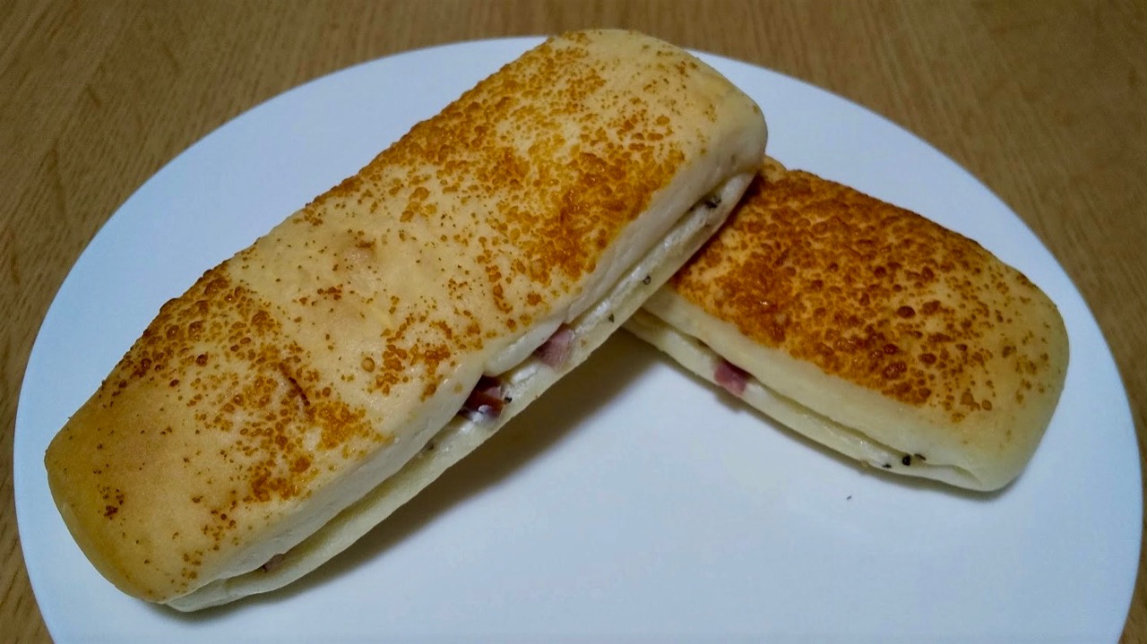 チーズの味わいが口いっぱい ごろっとベーコンも良い スモークチーズ ベーコン 食べてみた ファミマ Appbank チーズの味わいが口いっぱい ごろっとベーコンも良い スモークチーズ ベーコン 食べてみた ファミマ Appbank