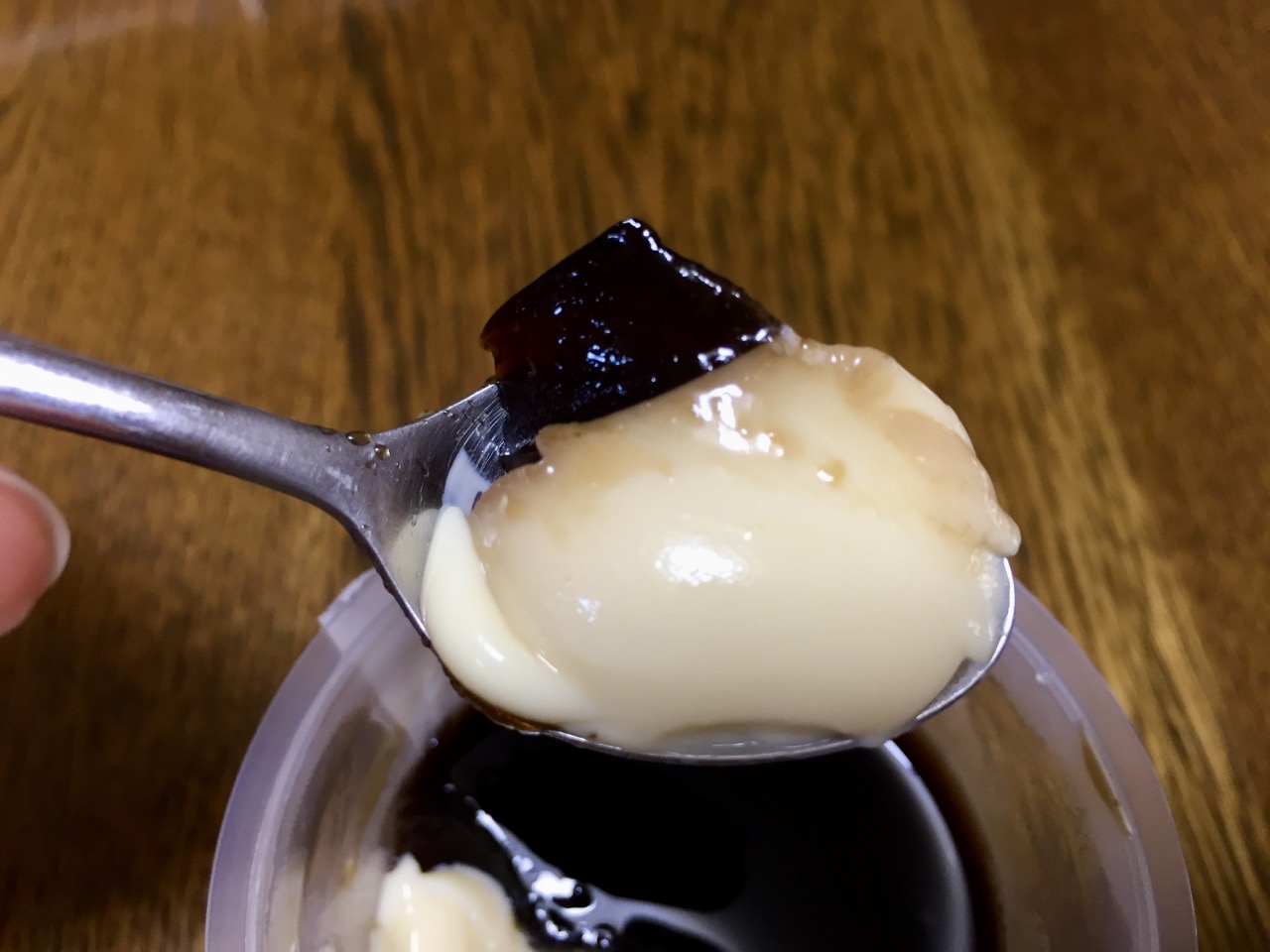 まぜる? まぜない? コーヒーゼリーとプリンが合体した新スイーツ食べてみた! #ローソン