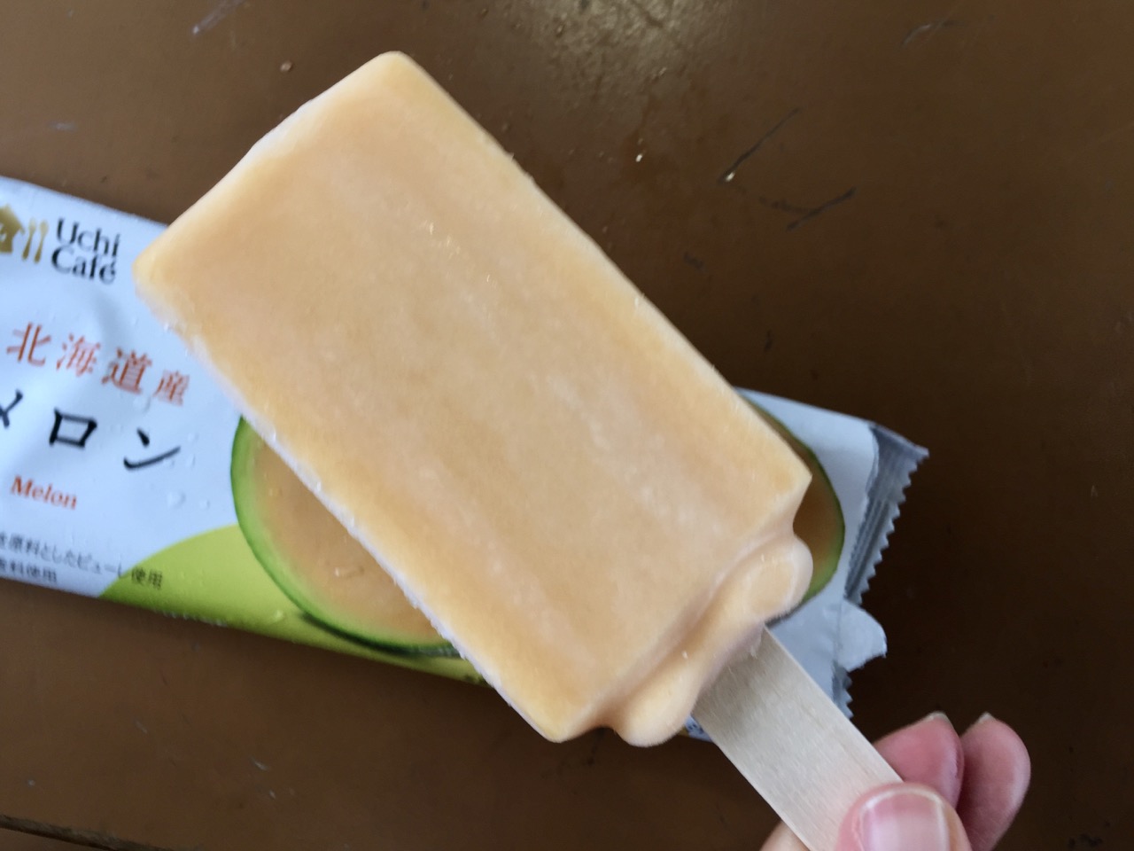 アイスというか、ほぼメロン!! ローソン「日本のフルーツ メロン」食べてみた!