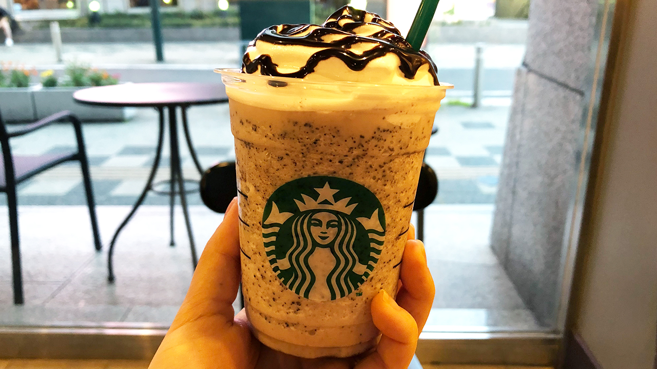 【スタバ】大人気「オレオ風カスタマイズ」飲んでみた! 再現度が高すぎてビックリ!!