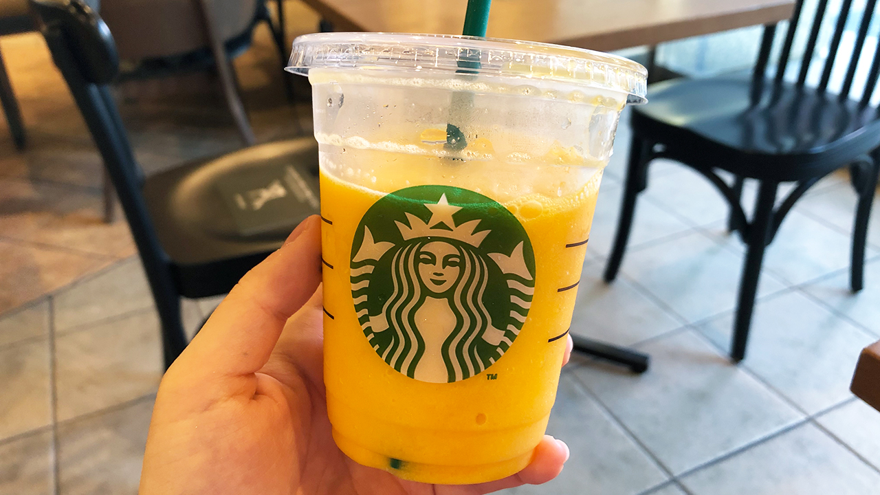 【スタバ】年中飲める「ピーチフラペチーノ」があるって本当!? 真相を確かめるべく実際に飲んでみた!