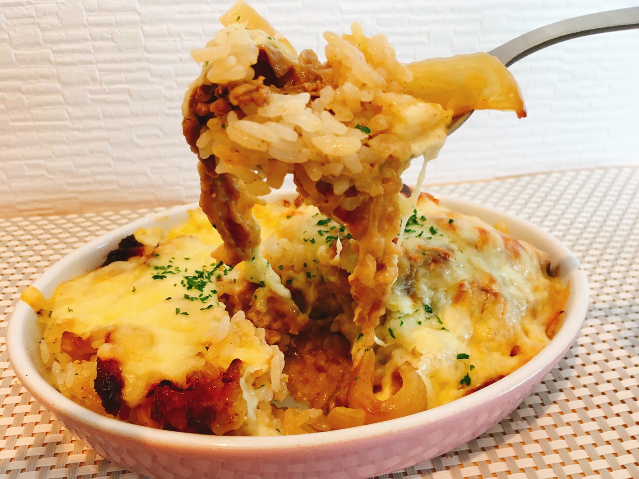 とろ り3種のチーズ牛丼を焼いて 満足チーズドリア に簡単アレンジ チーズの海に溺れそう Appbank