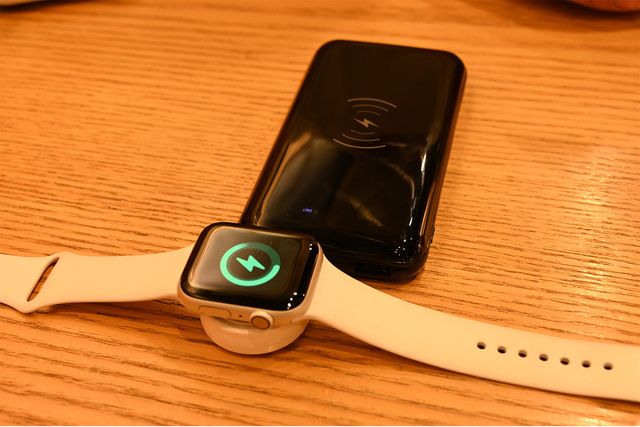 Apple Mfi 取得 外出先でも充電できるusb一体型apple Watch充電器 Appbank