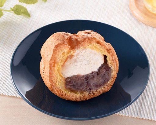あんこと黒みつのシュークリーム