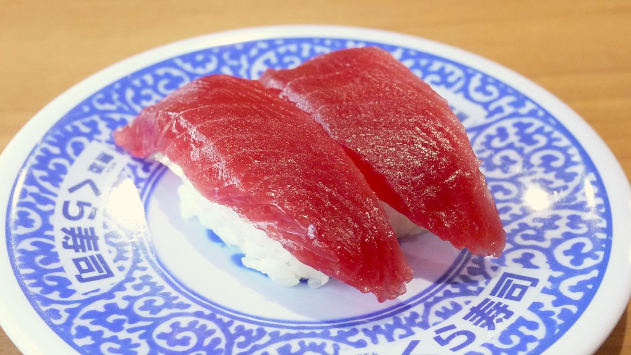 【くら寿司】インドマグロにゆず漬けサーモン、抹茶パフェ!本日発売の新商品を実食レビュー!!