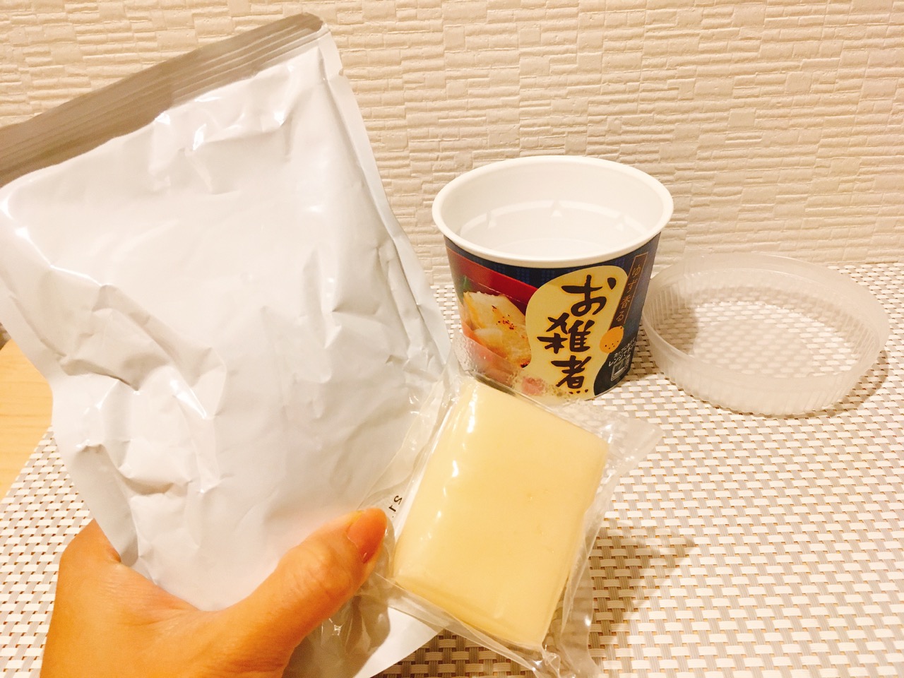 レンチン3分でしっとり餅に!! カルディで見つけた「ゆず香るお雑煮」食べてみた♪