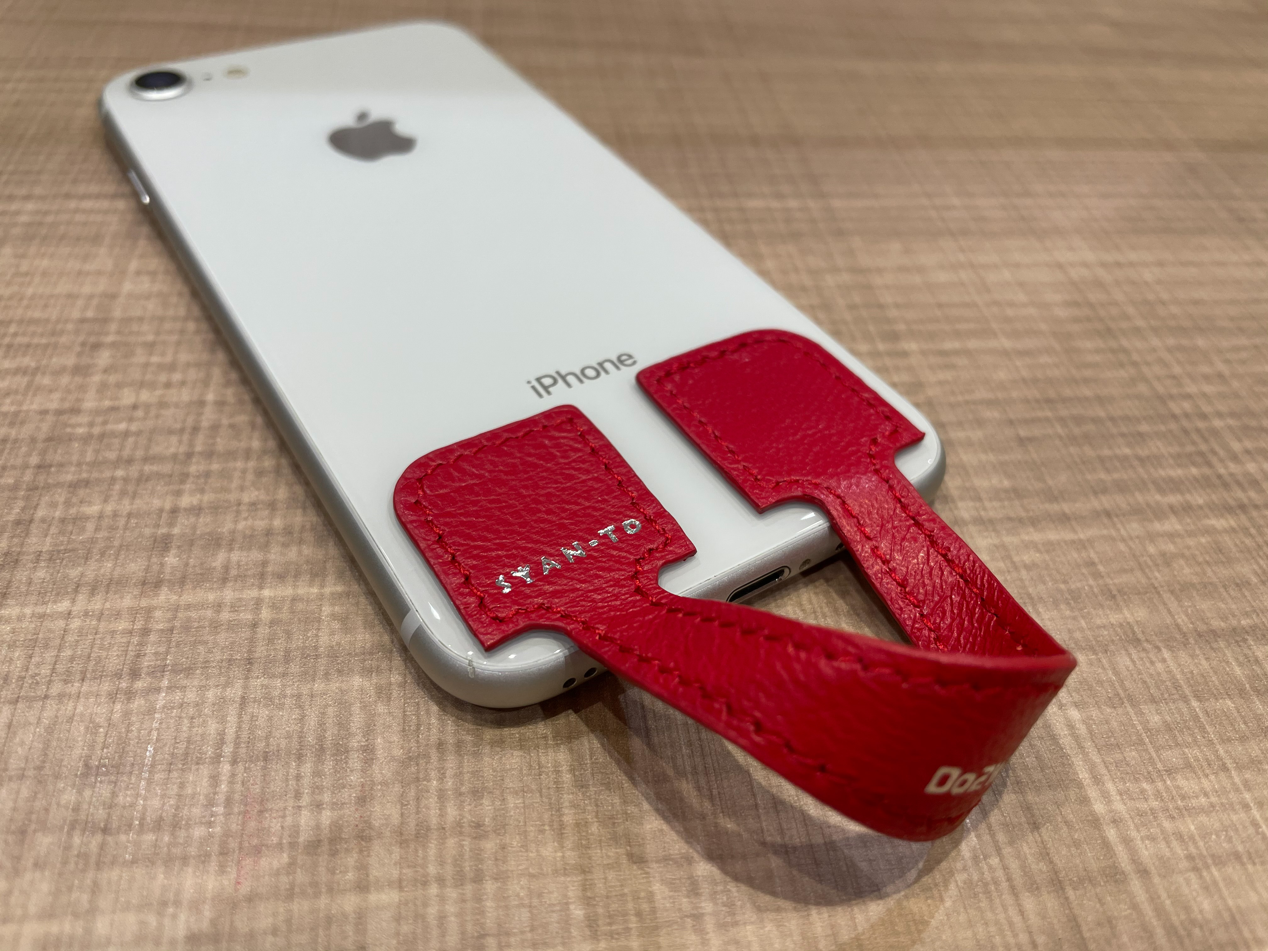 実機レビュー 小指でシャンと スマホシートストラップ Syan To を使ってみた Do2w Appbank 実機レビュー 小指でシャンと スマホシートストラップ Syan To を使ってみた Do2w Appbank