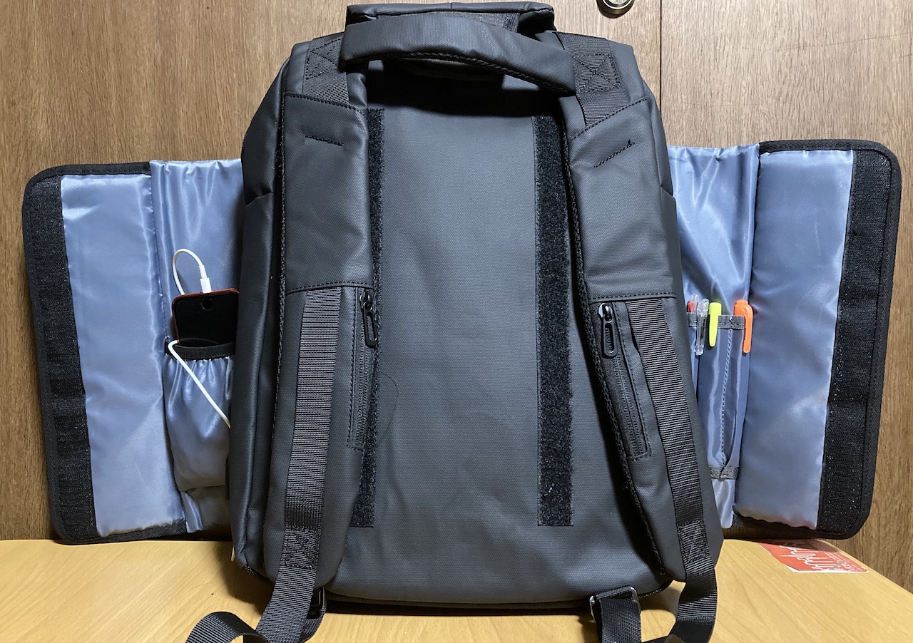 【実機レビュー】背負ったままでも荷物の出し入れがしやすい『アルティメットリュック』使ってみた。