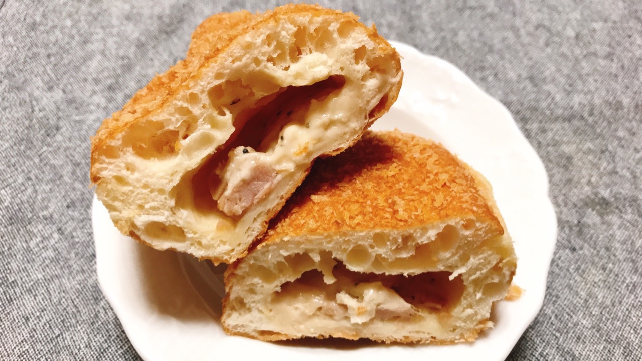 シチューのようなほっこりお惣菜パン!! ファミマのガーリックチキンドーナツを実食♪ # ファミマ