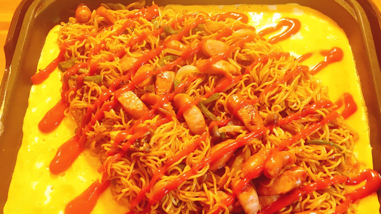 焼きそばにケチャップって合うの!? ホットプレートで「鉄板ナポリタン風焼そば」作ってみた!! #アレンジレシピ