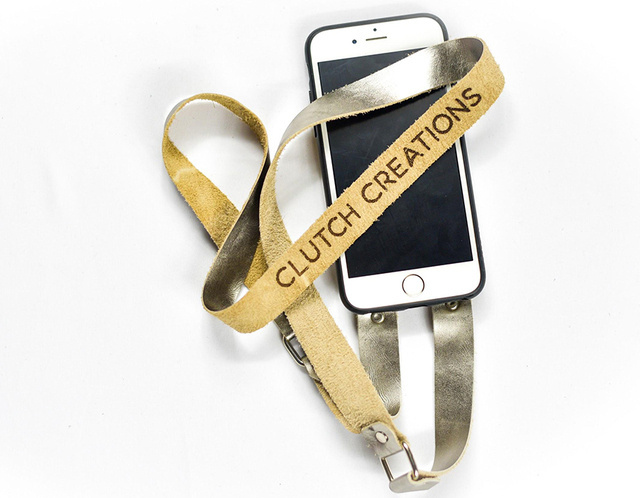 1ランク上のデザインでオシャレにスマホを身に付けられる『The Clutch STRAP』