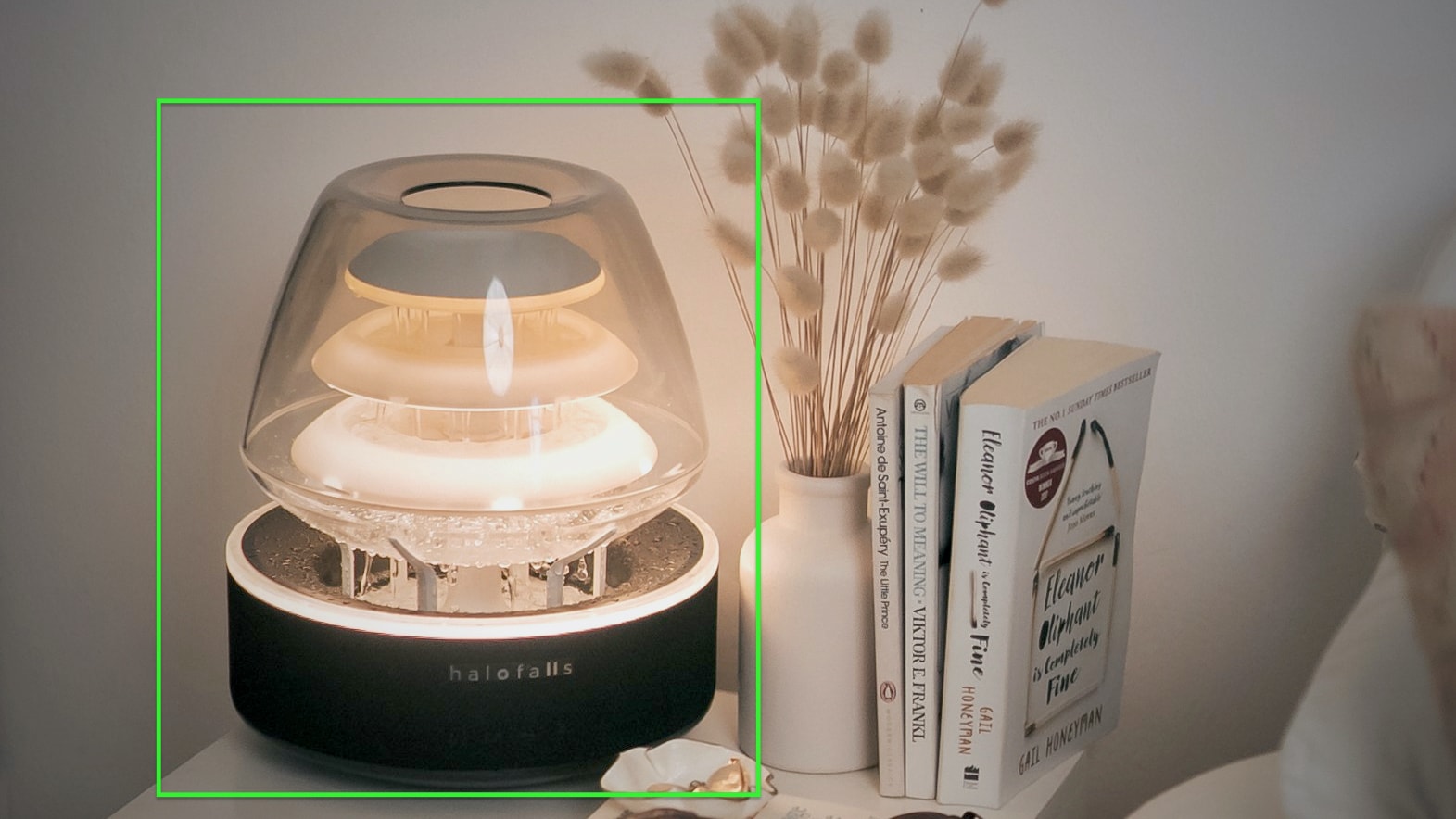 流れる水と光と音で空間を彩るBluetoothスピーカー「HaloFalls」がオシャレ！