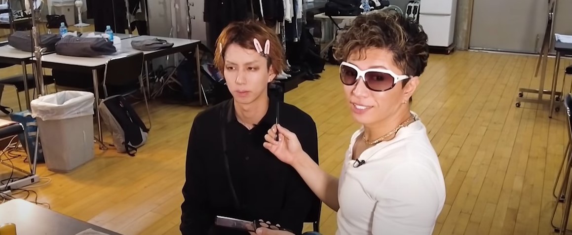 はじめしゃちょーがgackt似の超美系イケメンに大変身 ヴィジュアル系メイクを見たファンの反応は Appbank はじめしゃちょーがgackt似の超美系イケメンに大変身 ヴィジュアル系メイクを見たファンの反応は Appbank