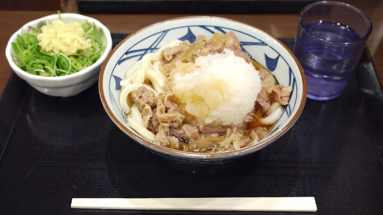 本日発売! 丸亀製麺の新メニュー「鬼おろし肉ぶっかけうどん」はアレをかけると旨さ倍増!! 食べるならマストでかけて!!