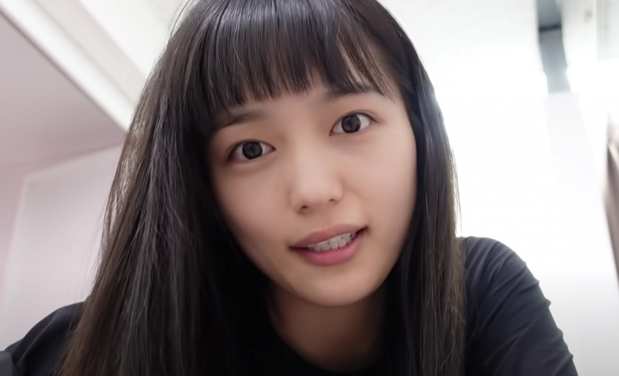 川口春奈がいち髪とのコラボで洗髪ルーティンを公開 丁寧かつ豪快な洗髪の様子は必見 Appbank