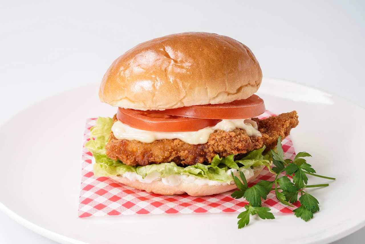 ファミチキ（骨なし）バーガー