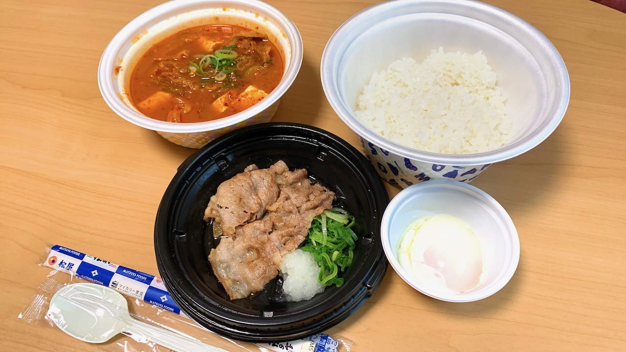 【テイクアウト】松屋「豆腐キムチチゲ」食べてみた。牛焼肉セットが断然お得っ!! 魚介と肉の旨味がクロスしてたまらんっ!!