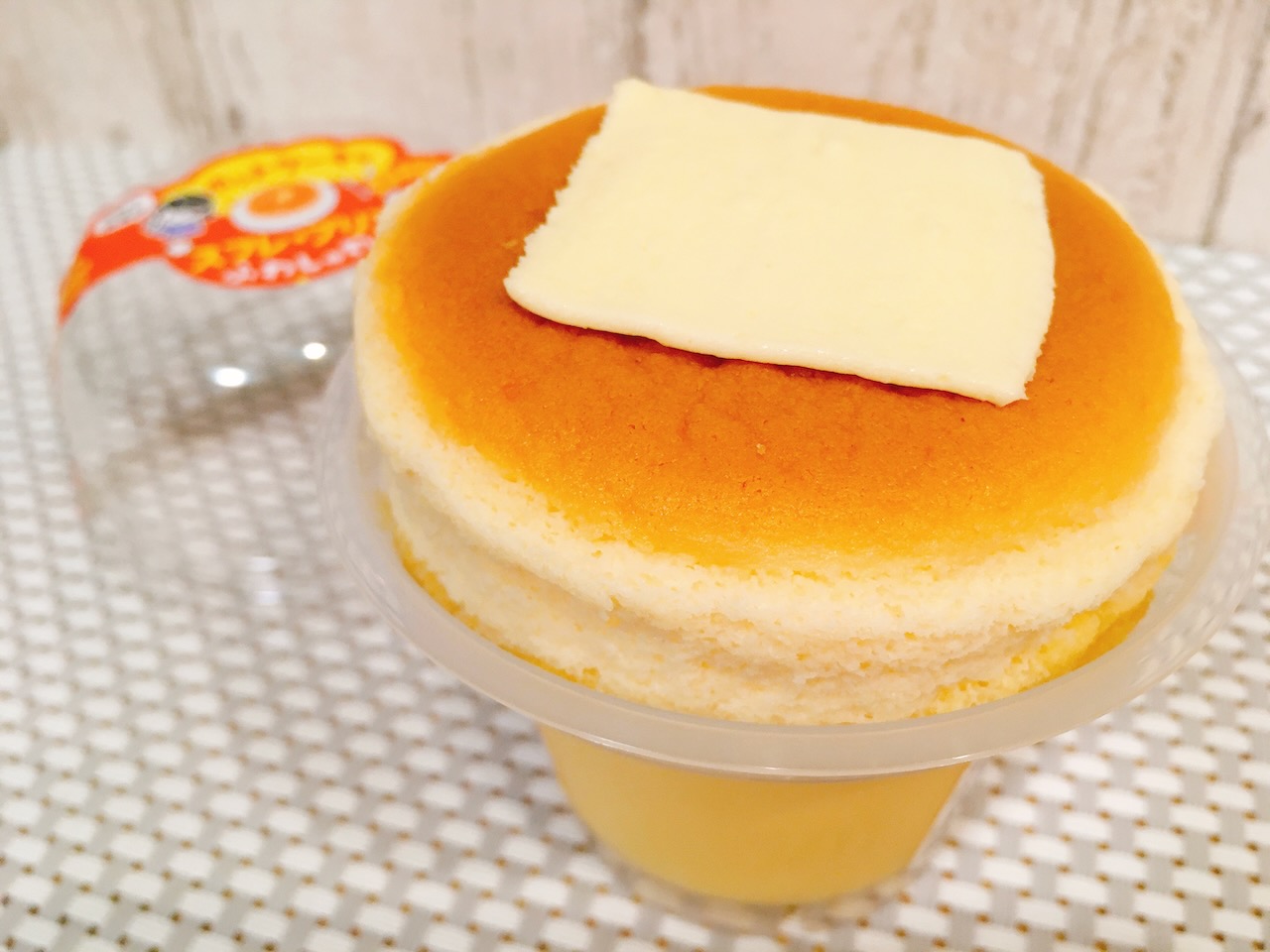 【ファミマ】ついに全国展開「ホットケーキなスフレ・プリン」発売前に食べてみた♪ 2/22発売