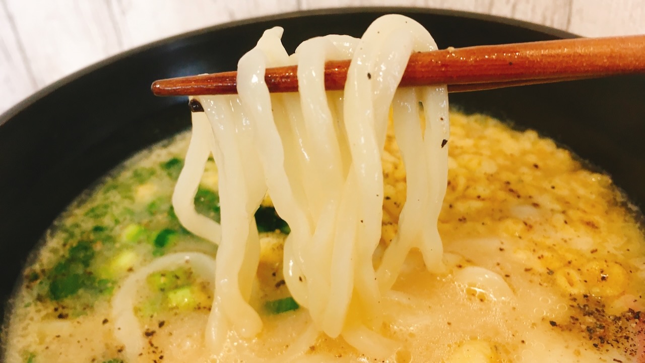 【衝撃】このうどん、新食感で美味しい～っ!! →実は余った餃子の皮で作りました!?