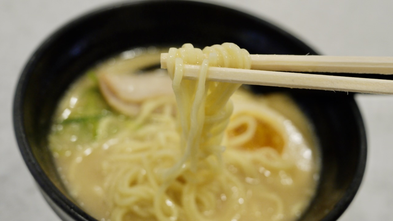 かっぱ寿司の新作ラーメン、こっそりアレを入れたらめっちゃおいしかったことをここに報告いたします。『鶏白湯ラーメン』食べてみた。