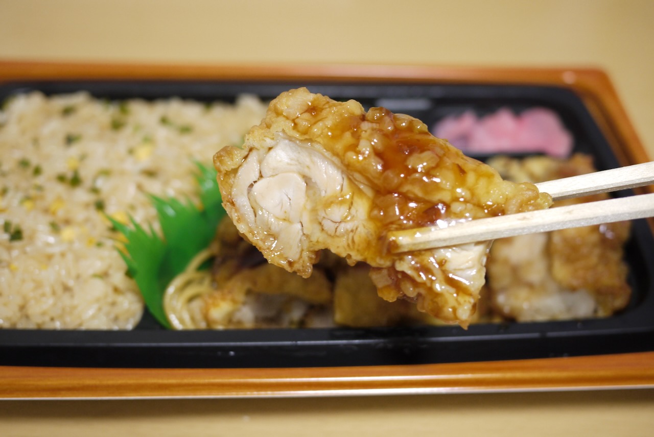 【ファミマ】本日発売!! パワーアップした「肉弁当 四天王」食べてみた!! 昼でも夜でも満足度高し!!