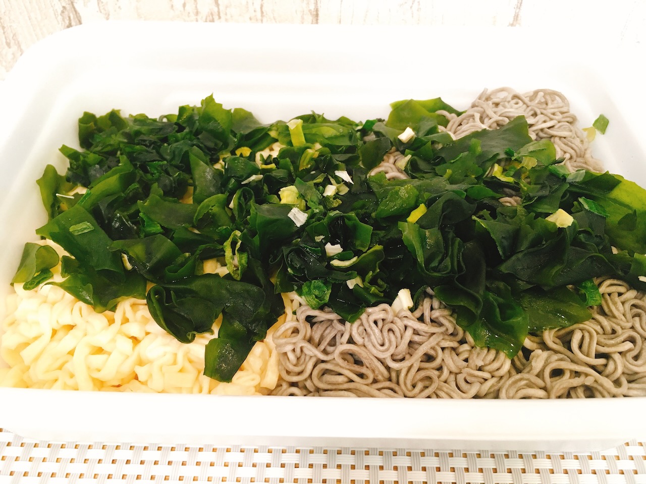 衝撃】マジか!! 「うどんとそば、どっちも食べたい」をペヤングが叶えちゃった!! | AppBank