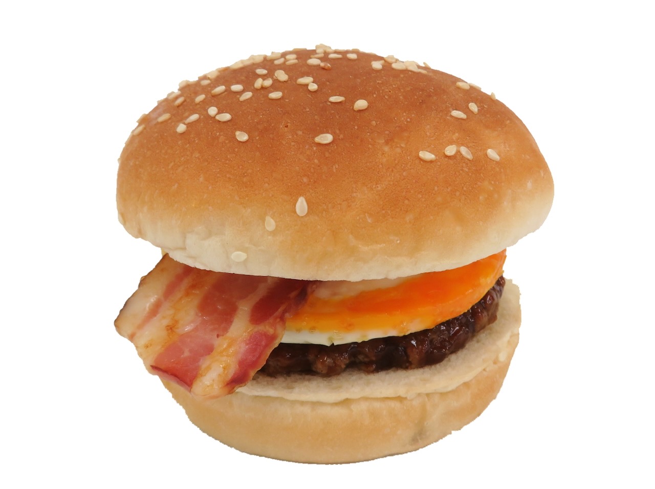ビーフハンバーグに目玉焼き、ベーコン、チーズソースを組み合わせた食べ応えのあるハンバーガーです。