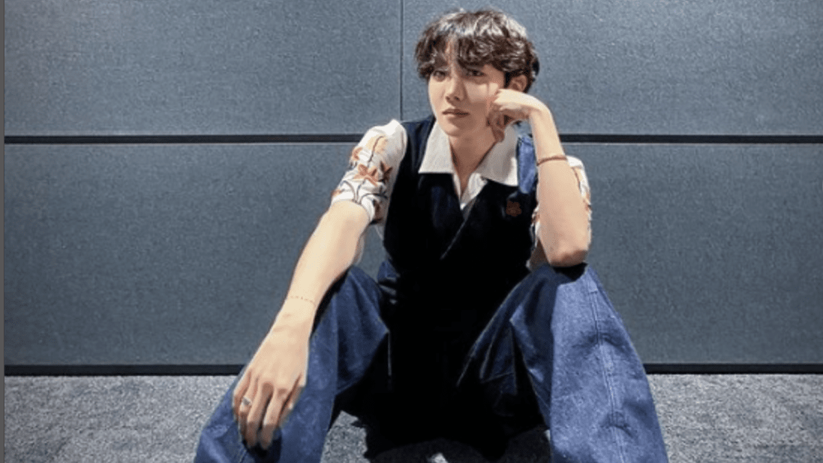 公式 bts ホソク ホビ j-hope SKテレコム フィギュア 公式 bts ホソク ホビ j-hope SKテレコム フィギュア