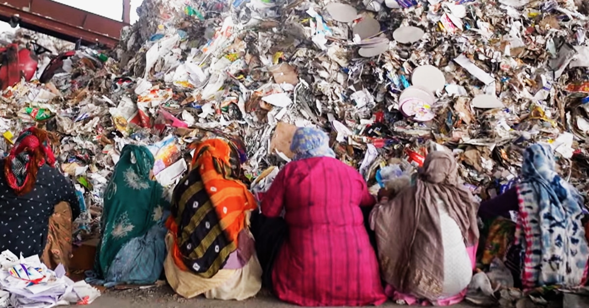 Amazonゴミのリサイクルが破綻し、インドに廃棄されているという告発
