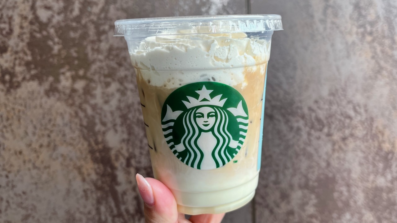 スタバの新作はコーラよりこっち派! #クリーミーアンドスイートミルクコーヒー 飲んでみた!