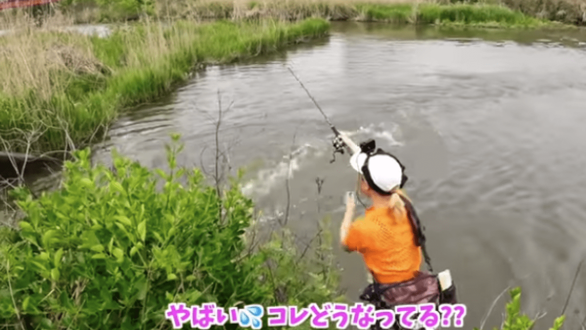 【釣り】ある時間になると魚が大量発生する奇跡の釣り場があるらしい!?