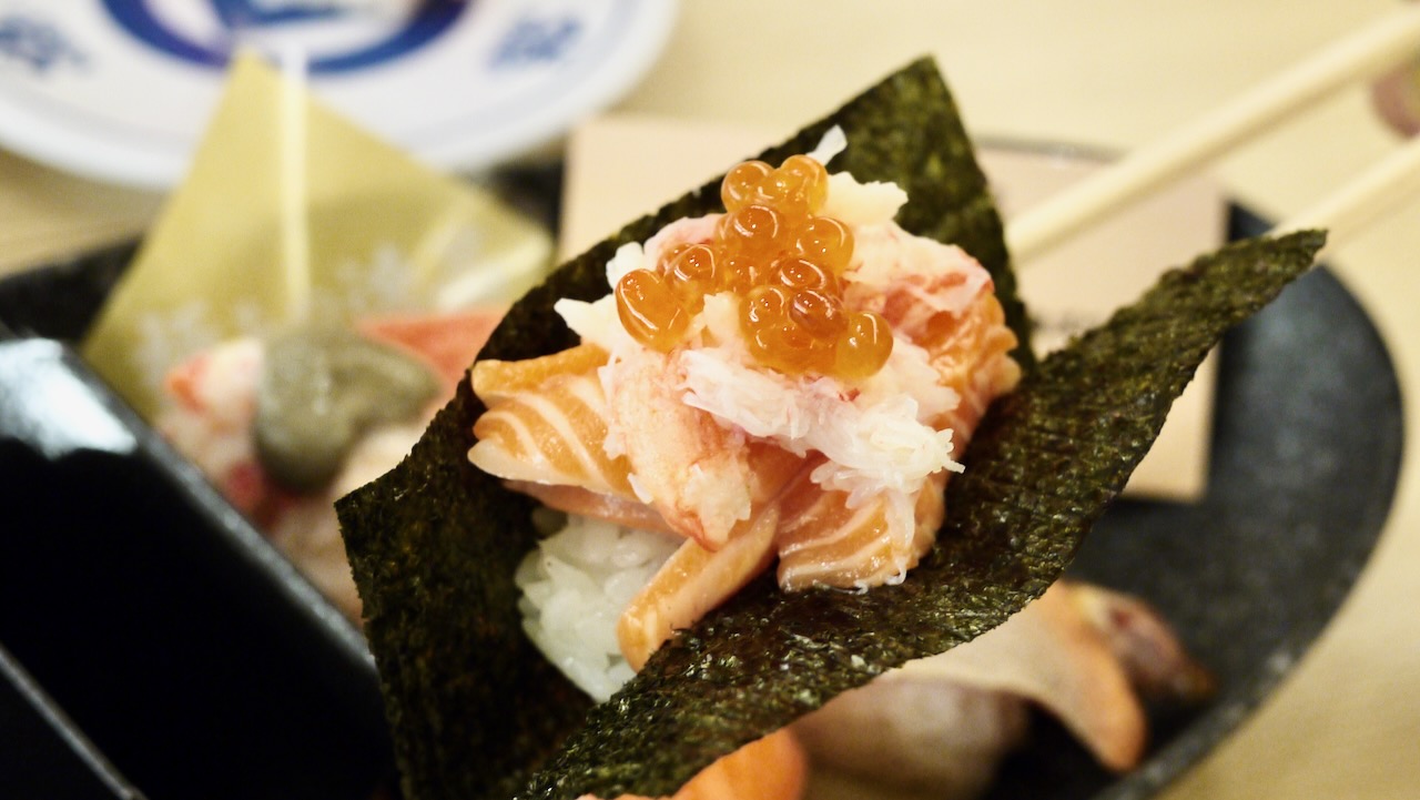 【くら寿司】今の季節にカニも!? 本日開催「極上とろとサーモン」フェア食べてきた!